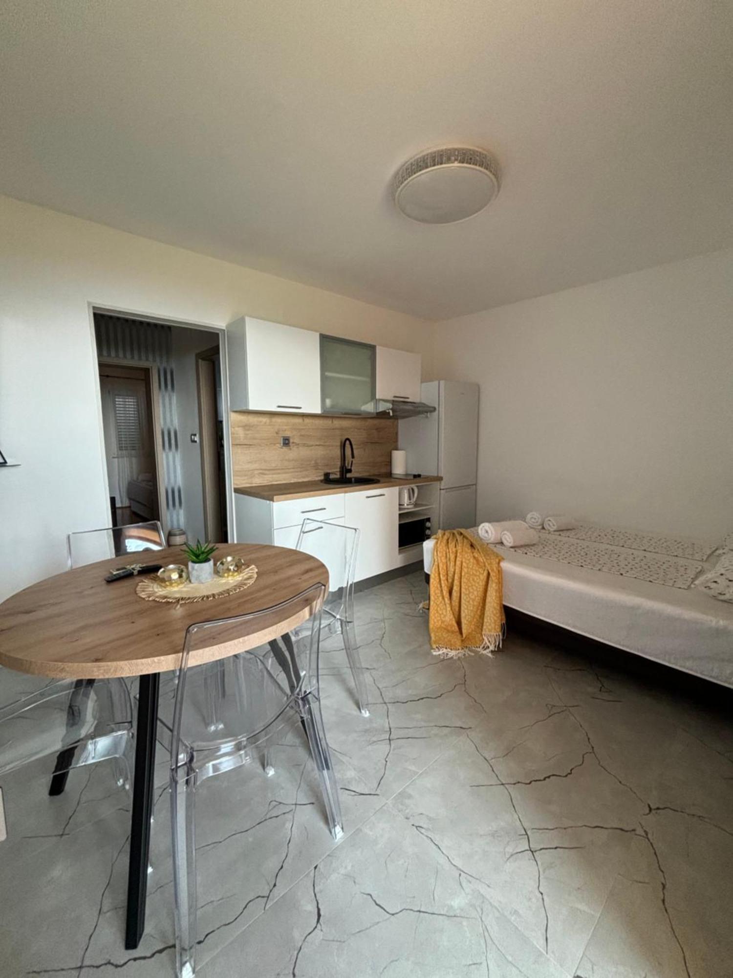 One Palm Apartment Podstrana