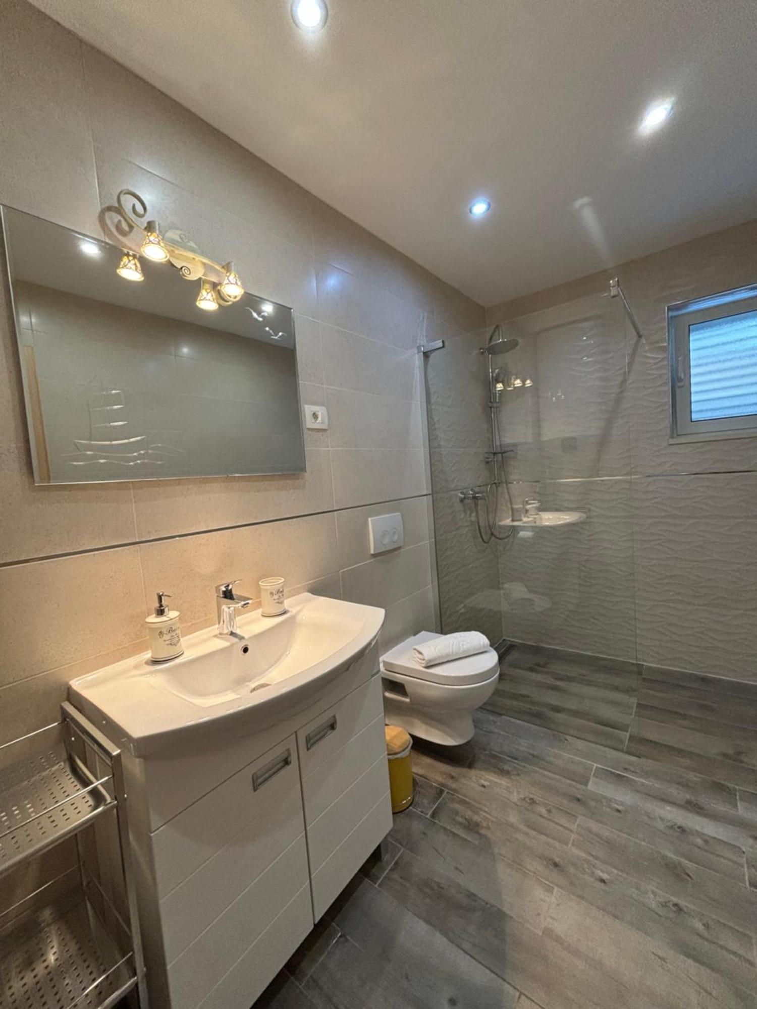 One Palm Apartment Podstrana
